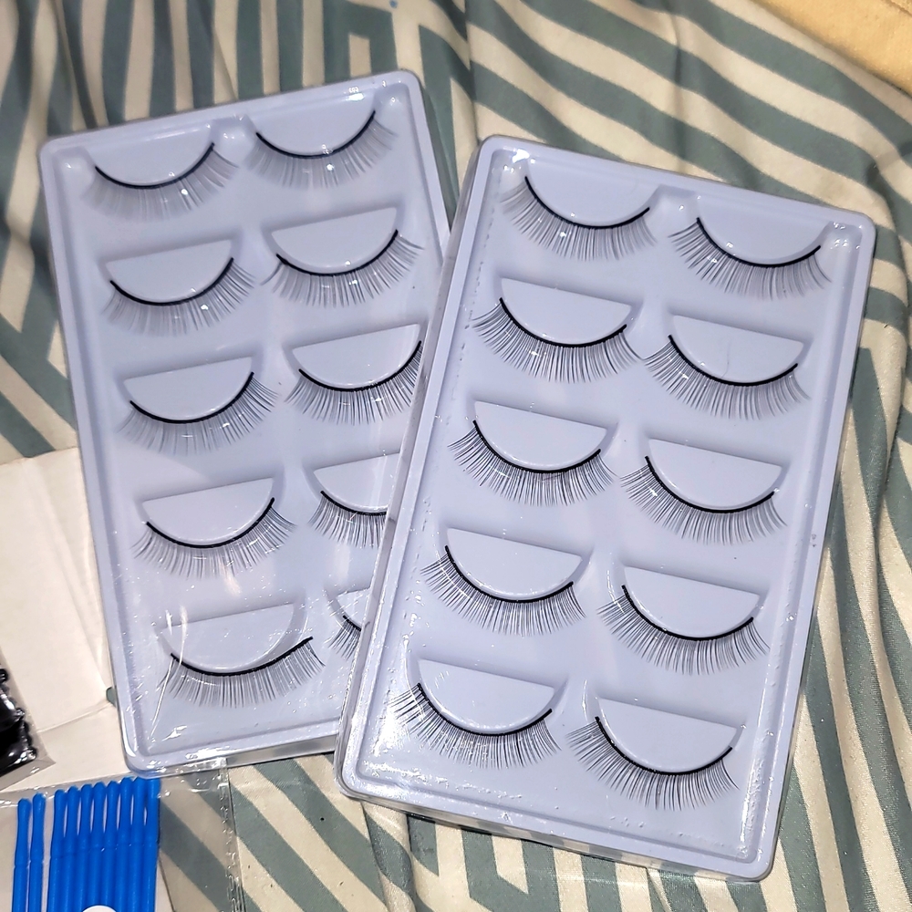 False lashes - Picture 2 of 9